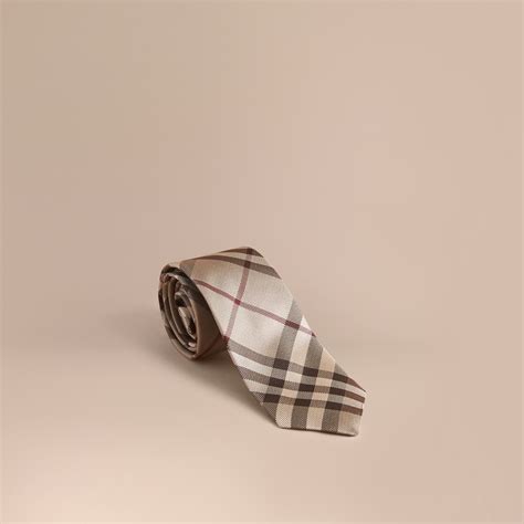 cravatte burberry costo